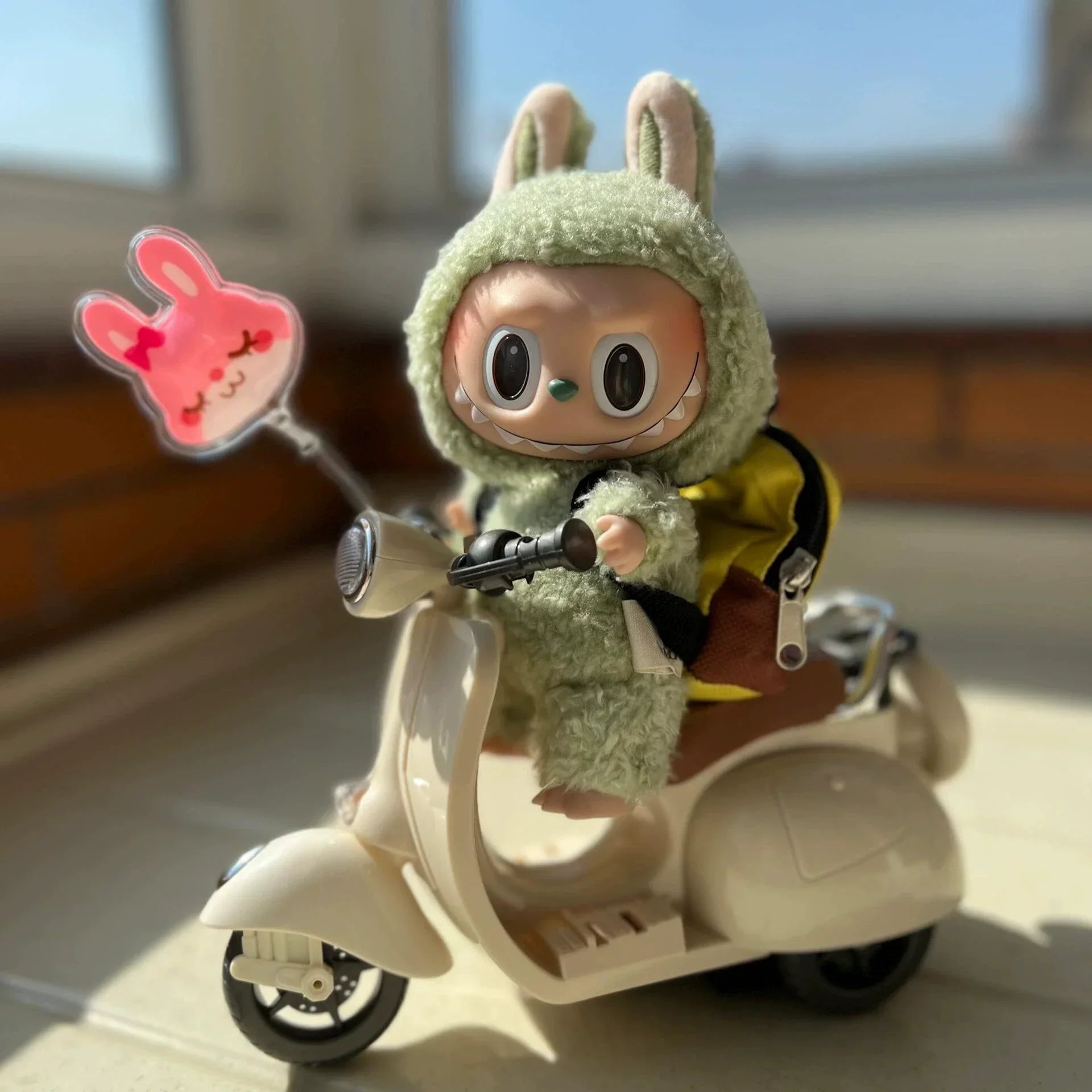 Mini Electric Motorcycle Retro Dazzling Spin Children's Toy for Labubu Toy Motor for Doll Cotton Doll Pet Toys  Birthday Gift